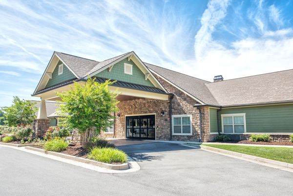 Dominion Senior Living Of Crossville - image 1
