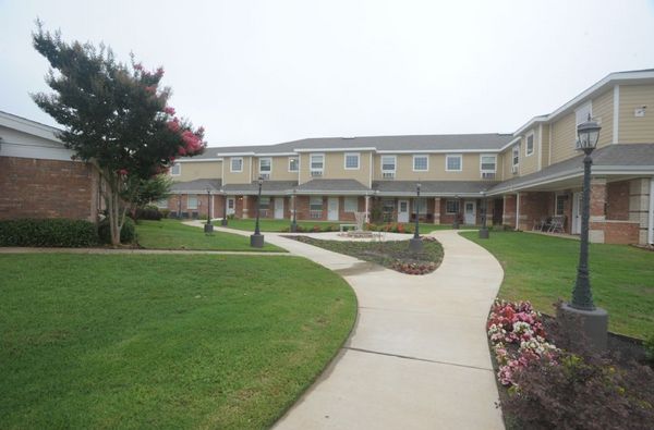 Oak Wood Place - image 1