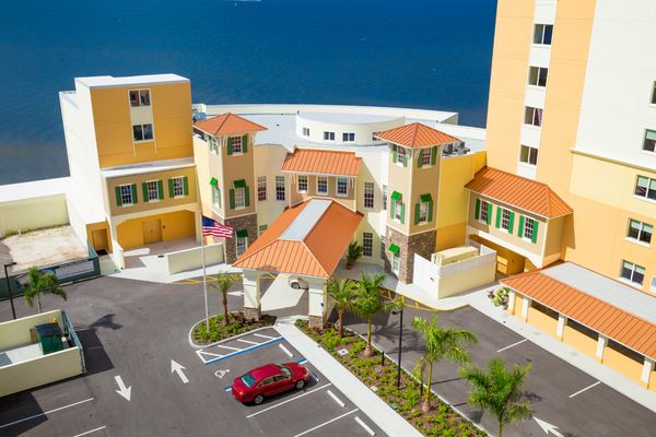River View Senior Resort Living - image 1