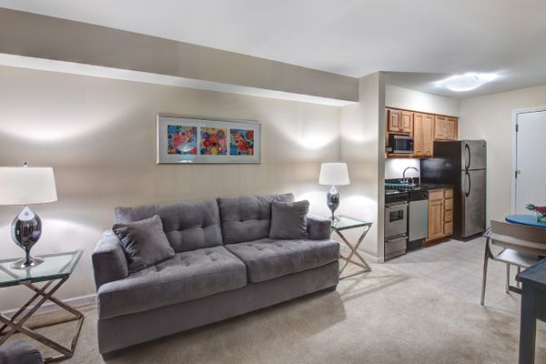 Chesterfield Villas - image 1