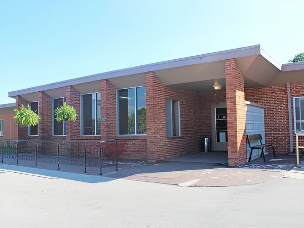 Shady Oaks Healthcare Center - image 1