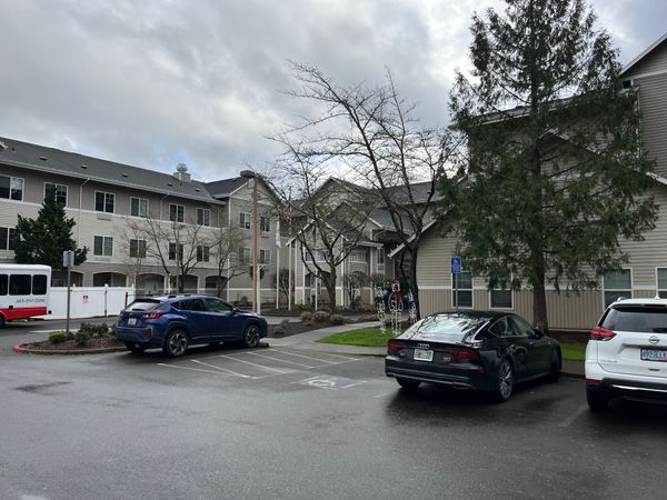 Raleigh Hills Assisted Living - image 1