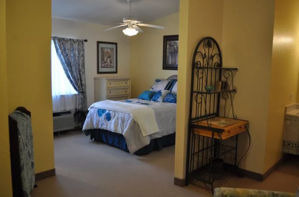 Arcadia Oaks Assisted Living - image 1