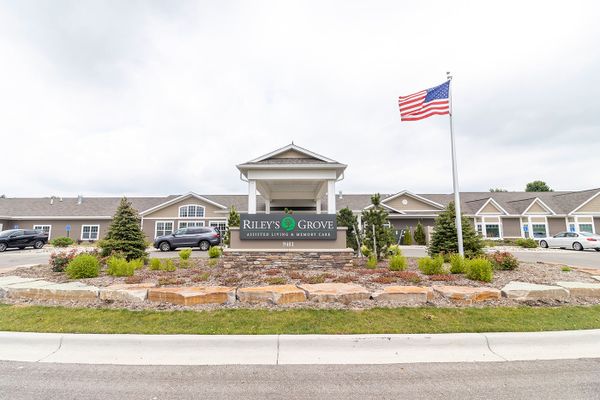 Riley’s Grove Assisted Living & Memory Care - image 1