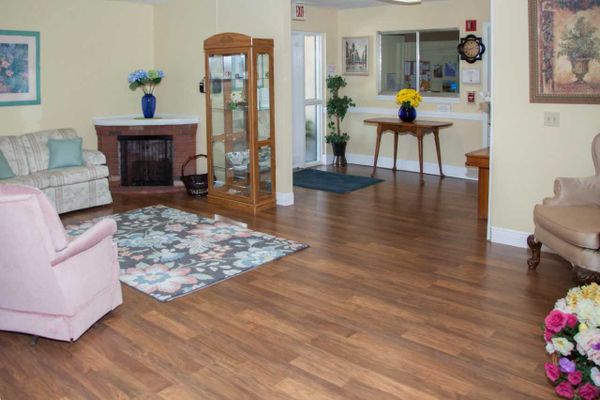 Pleasant Grove Manor - image 1
