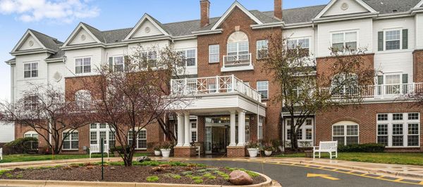 Brighton Gardens Of St. Charles - image 1