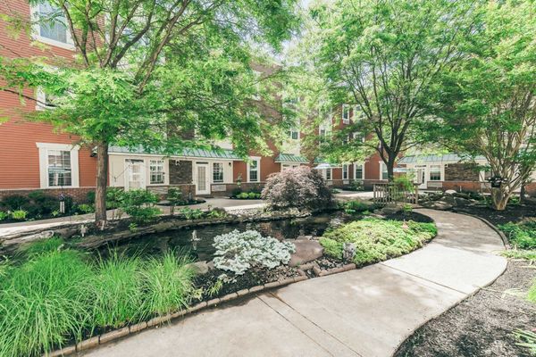 Woodbury Mews - image 1