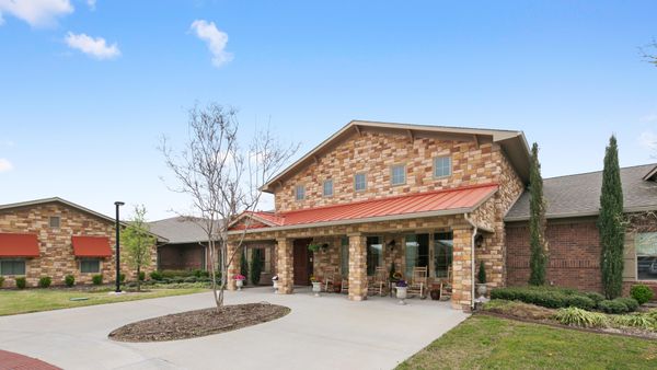 River Oaks - image 1