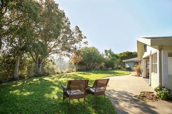 Windsor Care Center Of Petaluma - image 1