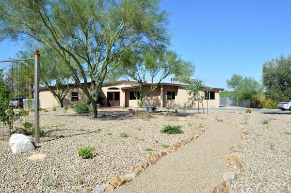 Casas Adobes Assisted Living - image 1