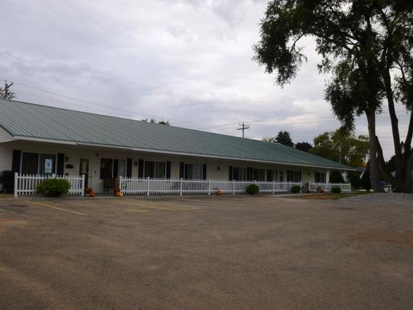 Country Terrace Appleton - image 1