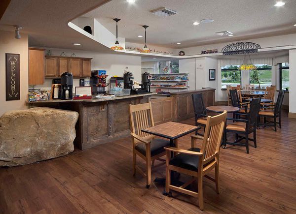 Crane’s View Lodge - image 1