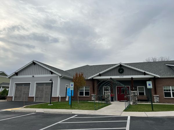 Azura Memory Care and Assisted Living at Mierow Farm - Elmbrook - image 1