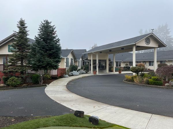 Meadows Courtyard - image 1