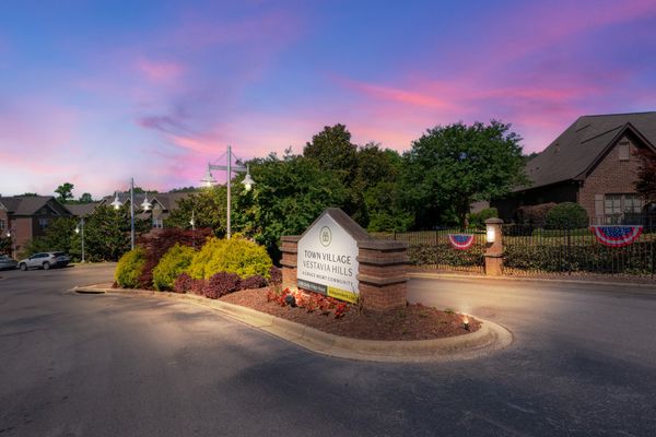 Town Village Vestavia Hills - image 1