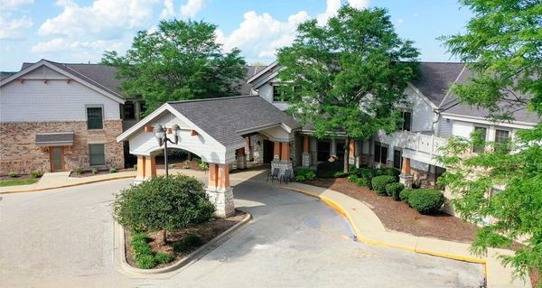 Riverview Village Senior Living - image 1