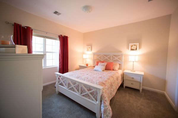 Kinsington Oak Grove - image 1