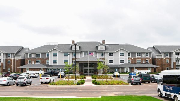 Rolling Hills Retirement Community - image 1