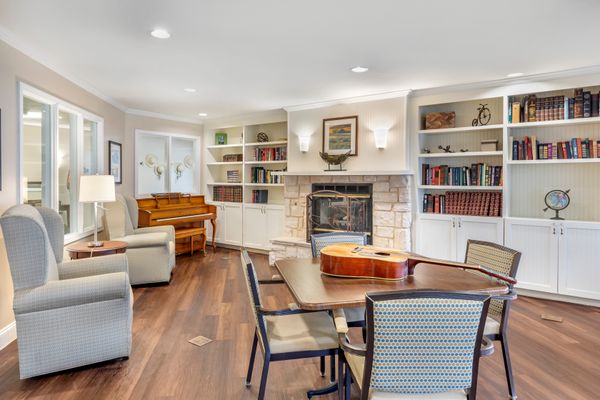 Brookdale White Rock - image 1