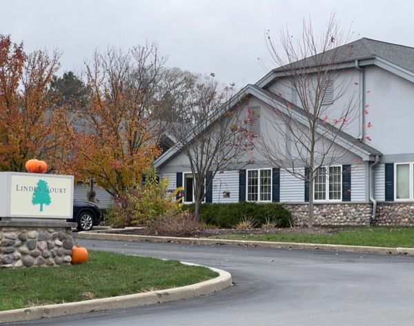 Lindencourt Waukesha - image 1
