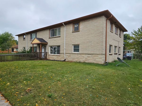 Latonyas House - image 1