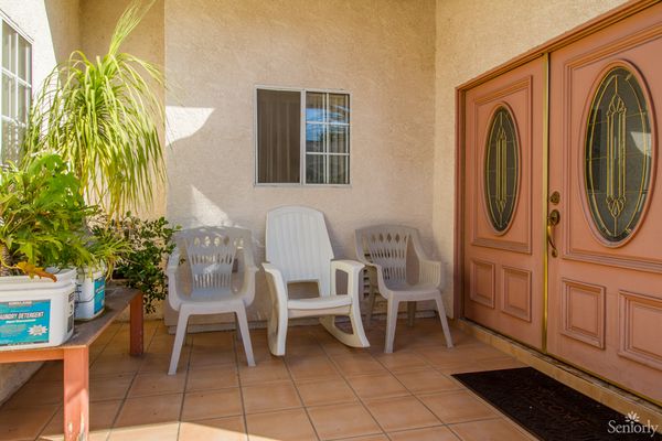 J and G Sunshine Manor - image 1