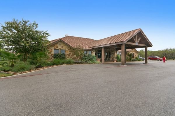 Arbor House of Horseshoe Bay - image 1