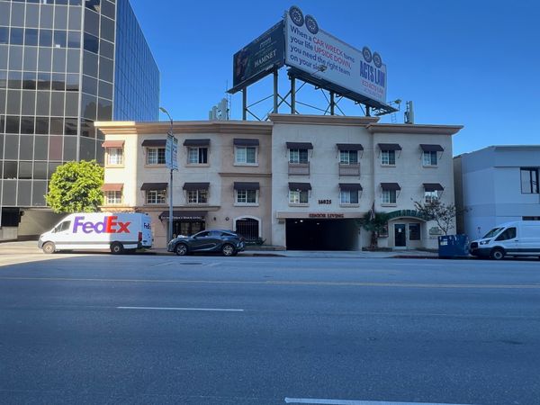 Encino Terrace Senior Living - image 1