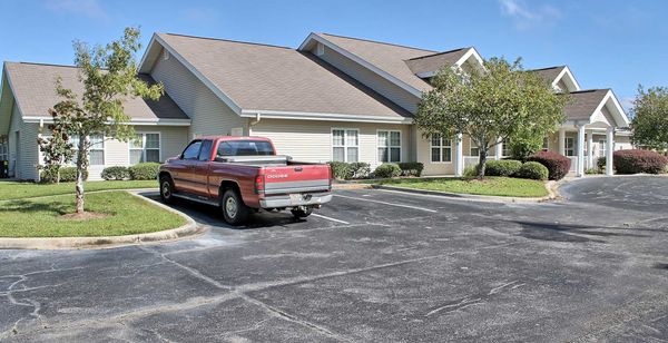 Magnolia House - image 1