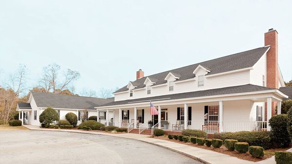 The Oaks Peake Assisted Living - image 1