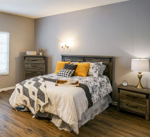 Rolling Meadows Place - image 1