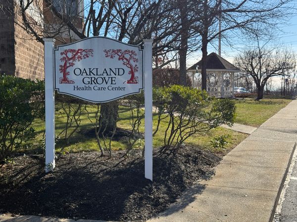 Oakland Grove Health Care Center - image 1