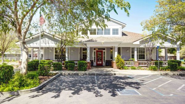 Ivy Park at Laguna Creek - image 1