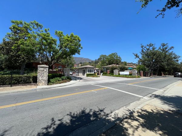 Royal Oaks - image 1