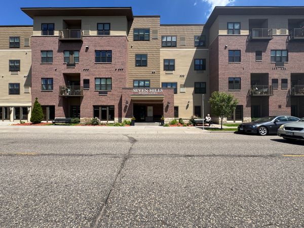 Seven Hills Senior Living - image 1