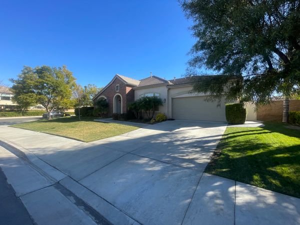 Rainbow Ridge Manor - image 1