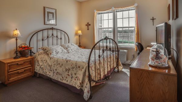 Charter Senior Living Of Paris - image 1