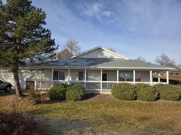 Sunnyslope Estate Villa - image 1