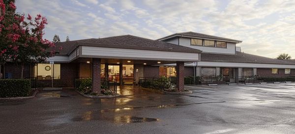 Pine Creek Care Center - image 1