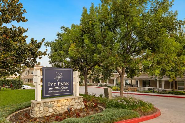 Ivy Park At Alta Loma - image 1