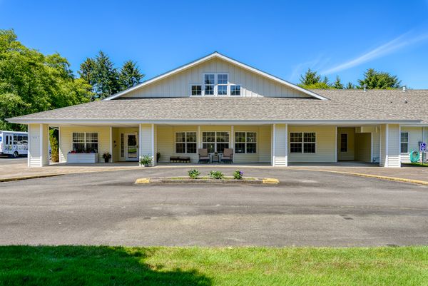 South Beach Manor - image 1