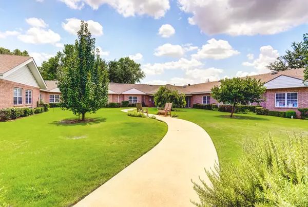 Redbud Place - image 1