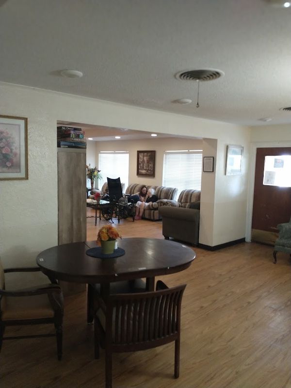 Silver Creek Assisted Living Azle - image 1