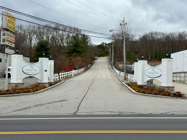 Heritage Hills Nursing & Rehabilitation Center - image 1