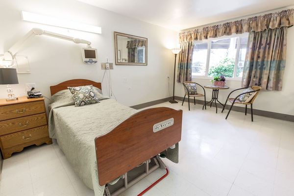Windsor Gardens Care Center Of Hayward - image 1