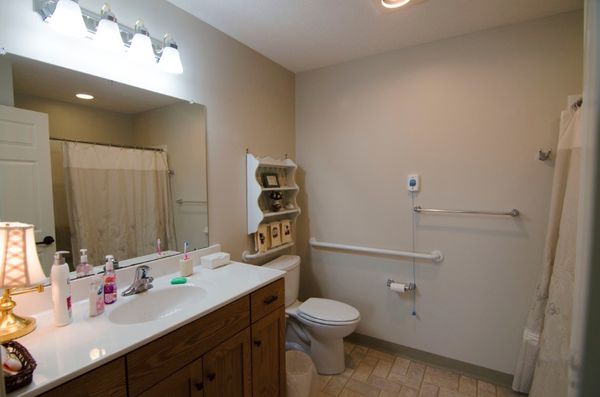 Edgewater Place - image 1