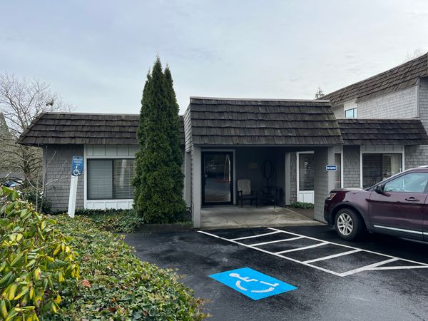 Regency Gresham Nursing & Rehab Center - image 1