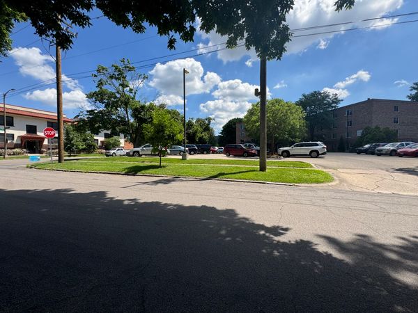 The Emeralds At St Paul - image 1