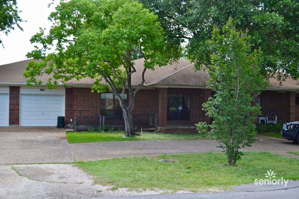 Live Oak Drive - image 1