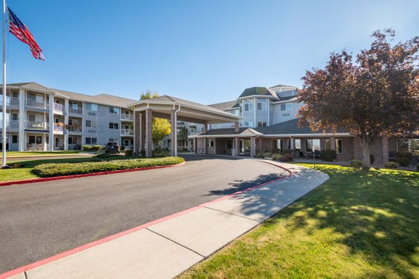 Hunters Pointe - image 1